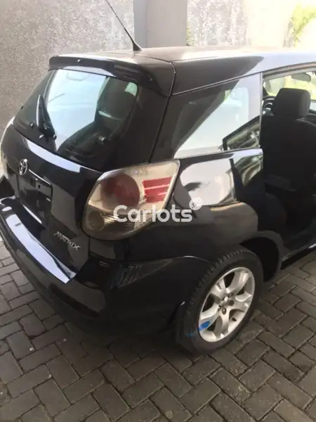 Foreign Used Toyota Matrix 2006 Black for sale in Lekki, Lagos - thumbnail 4