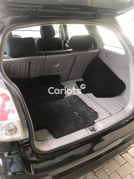 Foreign Used Toyota Matrix 2006 Black for sale in Lekki, Lagos - thumbnail 5