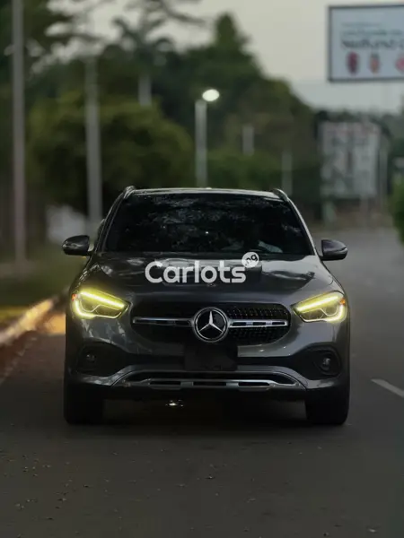 Nigerian Used Mercedes-Benz GLA 2020 Brown for sale in Asokoro, Abuja - thumbnail 2