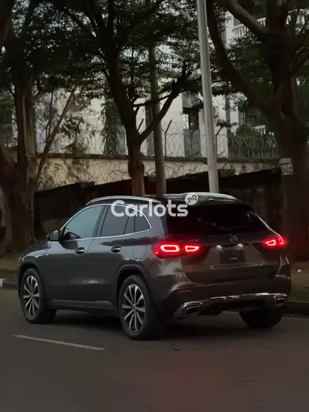 Nigerian Used Mercedes-Benz GLA 2020 Brown for sale in Asokoro, Abuja - thumbnail 7