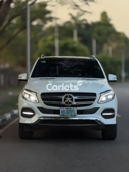 Nigerian Used Mercedes-Benz GLE 350 2016 White for sale in Asokoro, Abuja - thumbnail 2