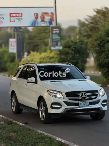 Nigerian Used Mercedes-Benz GLE 350 2016 White for sale in Asokoro, Abuja - thumbnail 3