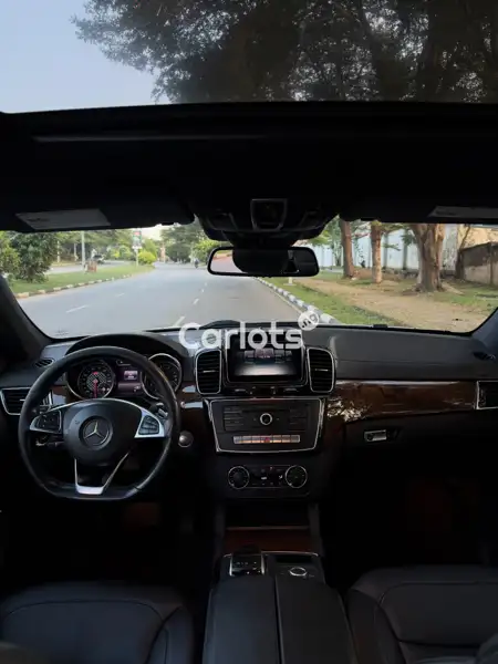 Nigerian Used Mercedes-Benz GLE 350 2016 White for sale in Asokoro, Abuja - thumbnail 5
