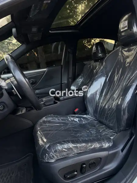 Foreign Used Lexus ES 350 2019 White for sale in Asokoro, Abuja - thumbnail 6